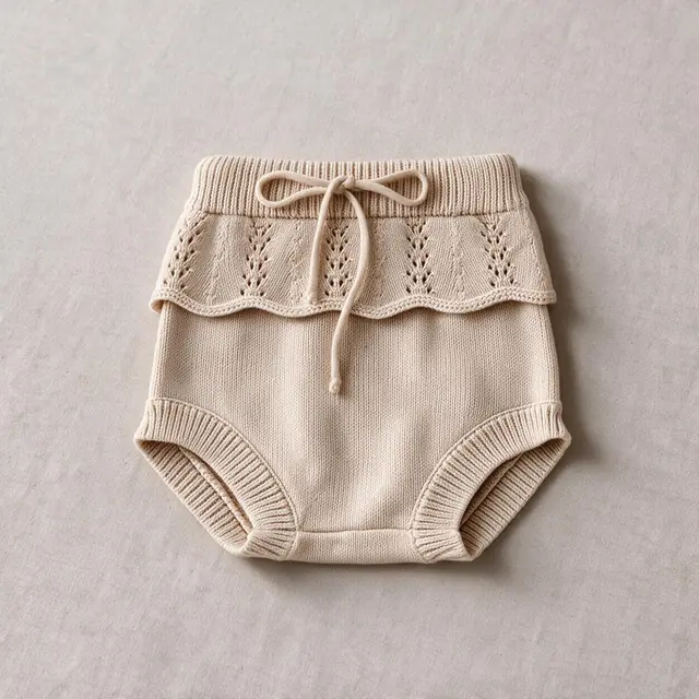M Beige