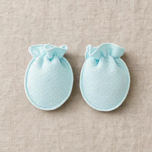 Sweetheart Frill Mitts