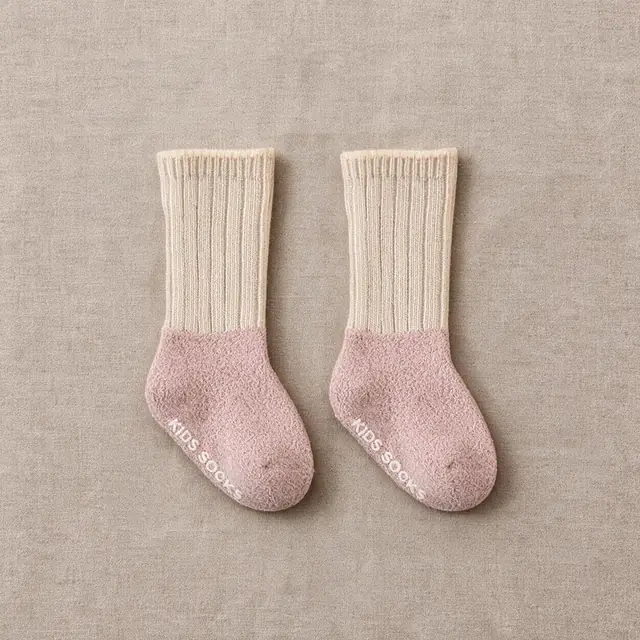 Cottage Ribbed Socks