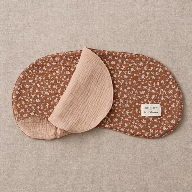 Meadow Sprig Bib